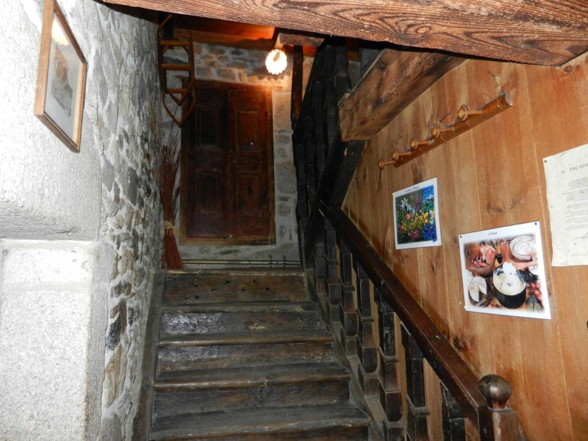 Auberge Paysanne Loubaresse  Bagian luar foto